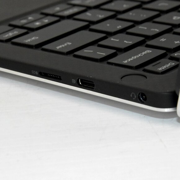 (I-23159) Dell P82G Laptop - Picture 5 of 8